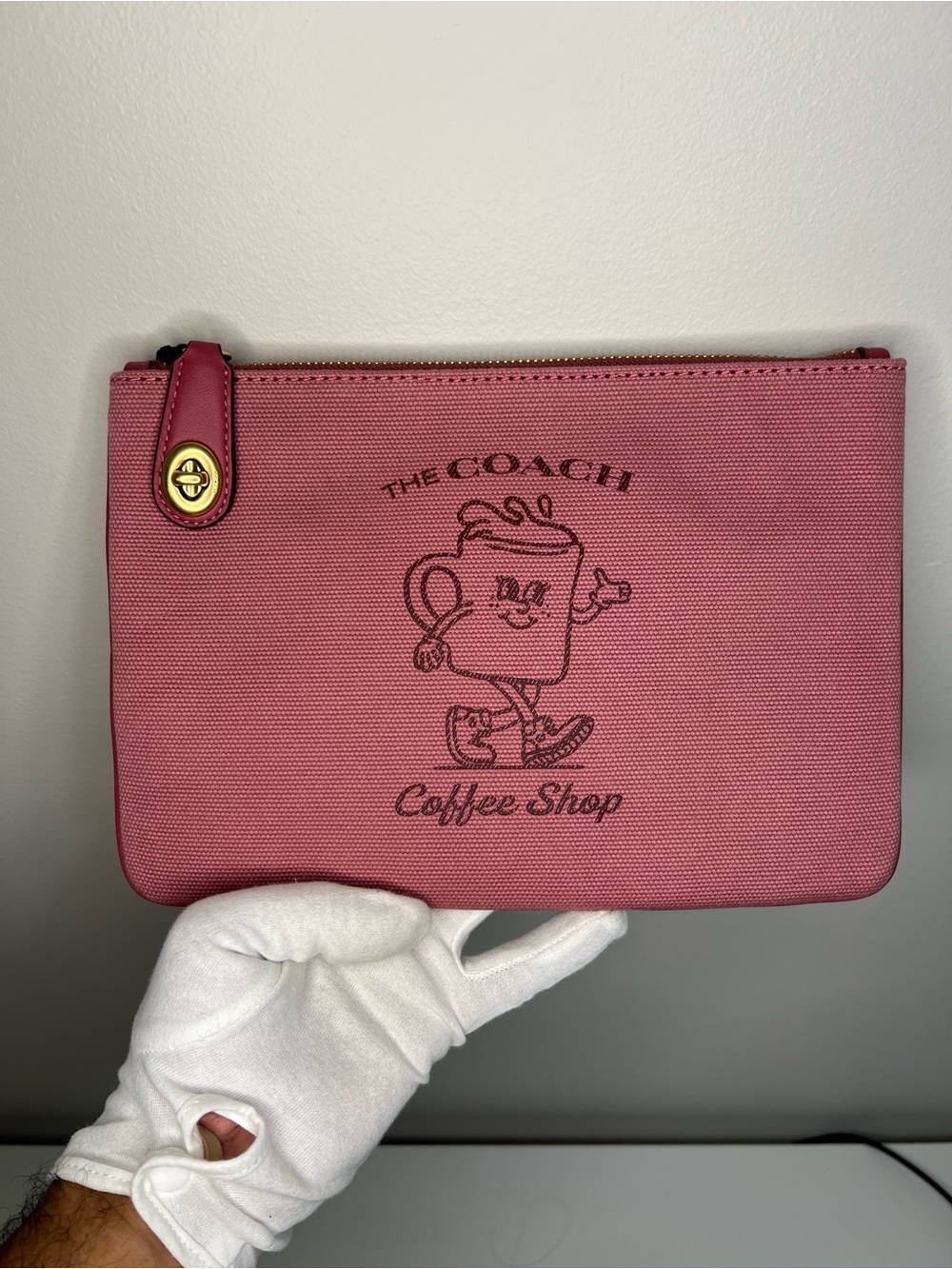 NWT Coach Cafe Lil Miss Jo Coffee Shop Pink Small Zip Turnlock Pouch